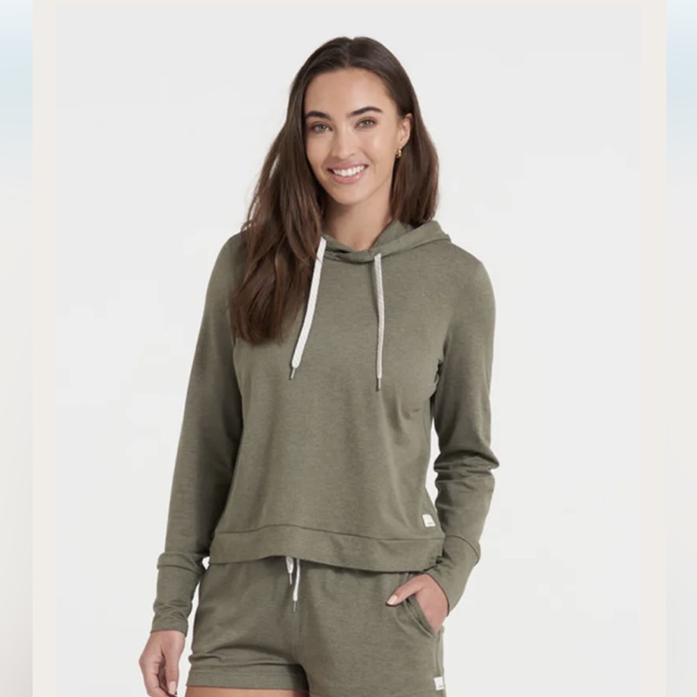Vuori Halo essential hoodie